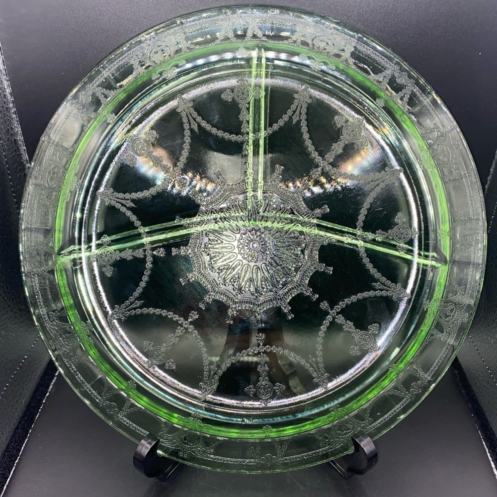 Anchor Hocking Depression Glass Cameo Ballerina Uranium Green Grill Plate